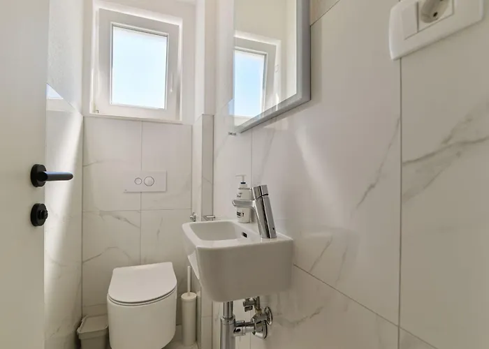 Noir Design-wohnung By Interhome Apartamento Trogir