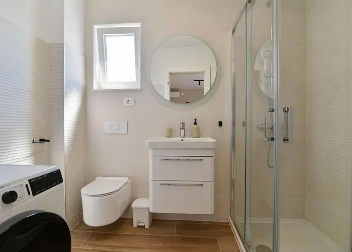 Noir Design-wohnung By Interhome Trogir