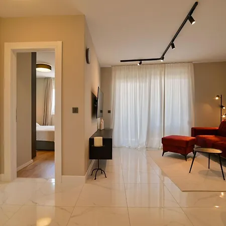 Noir Design-wohnung By Interhome Trogir