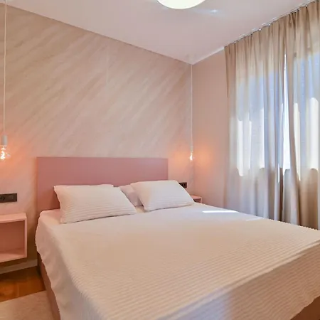 Apartament Noir Design-wohnung By Interhome *