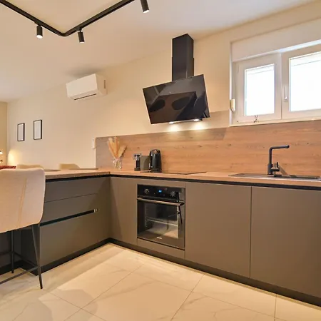 Apartament Noir Design-wohnung By Interhome *