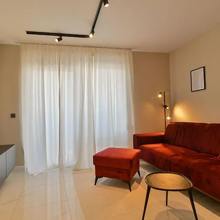 Noir Design-wohnung By Interhome *