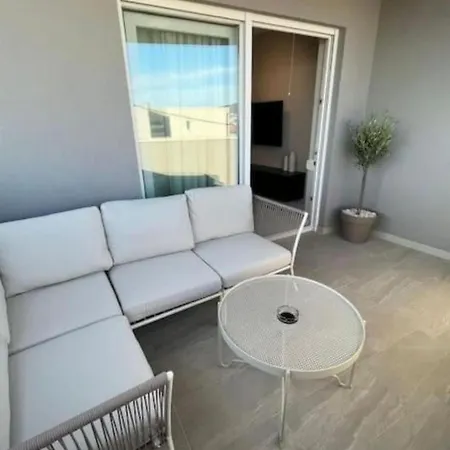 Apartament Noir Design-wohnung By Interhome *