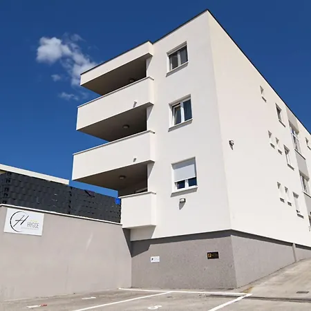 Noir Design-wohnung By Interhome Apartament Trogir